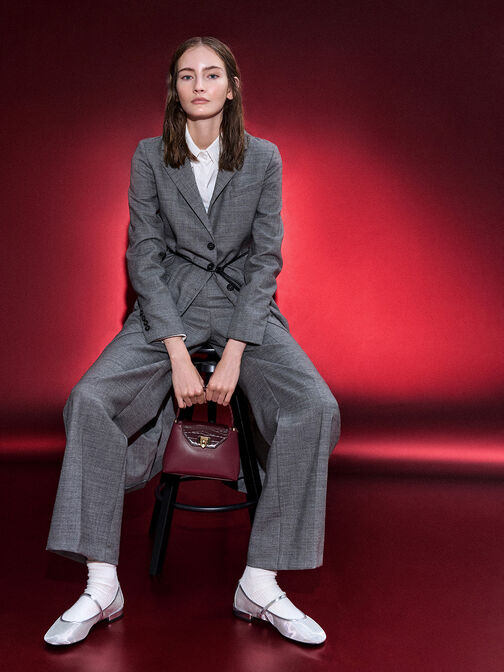 حقيبة أروين بمقبض علوي وحزام مضفر ونقشة جلد التمساح, برغندي, hi-res