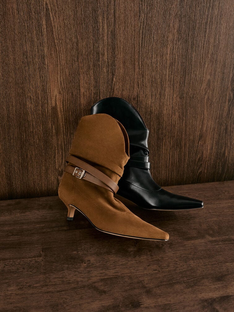 بوت شمواه صناعي بمقدمة مدببة وكشكشة, كونياكي, hi-res