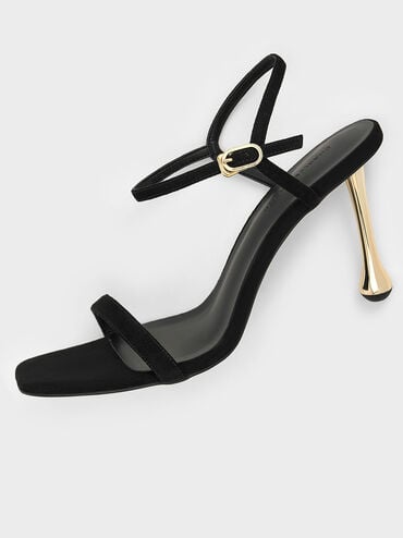 صندل من الشمواه الصناعي بكعب منحوت وحزام حول الكاحل, أسود خشن, hi-res