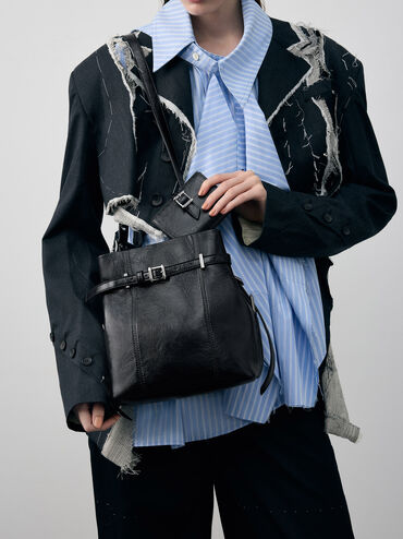 محفظة برينا مزوّدة بحزام للإغلاق, أسود كلاسيكي, hi-res