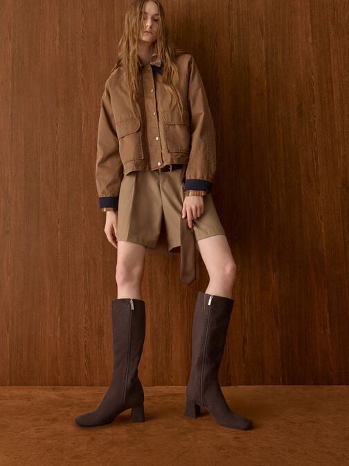 بوت شمواه صناعي بطول الركبة ومقدمة مربعة, بني محبّب غامق, hi-res