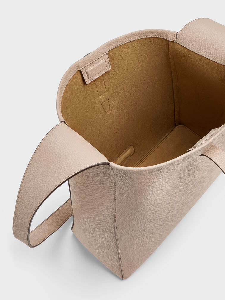 شنطة هوبو بريل توب بجلد معاد تدويره وحزام, تاوب, hi-res