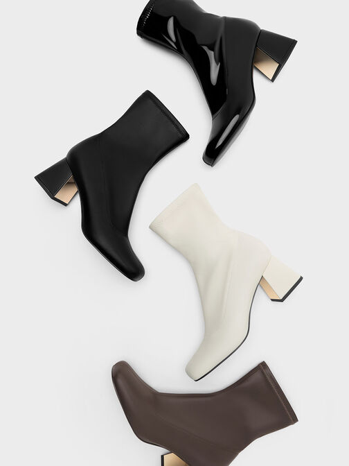 حذاء برقبة بوتس جولي بكعب عالٍ بلمسة معدنية ومائل, أبيض طباشيري, hi-res