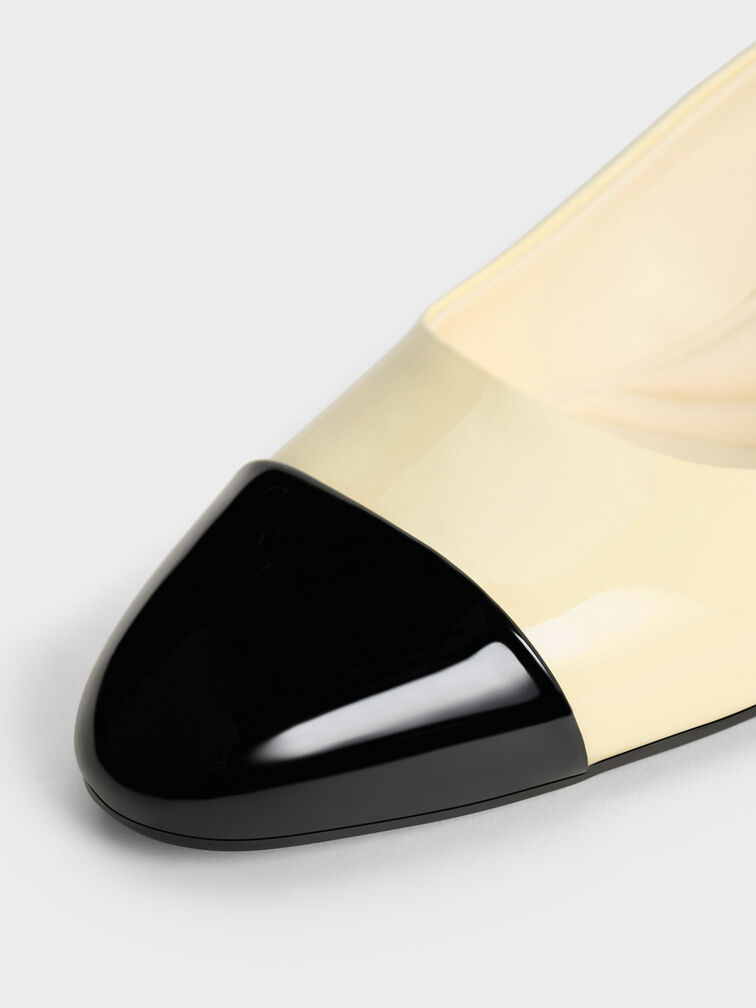 حذاء بامبس كليو لامع متباين بمقدمة مدببة, أبيض طباشيري, hi-res