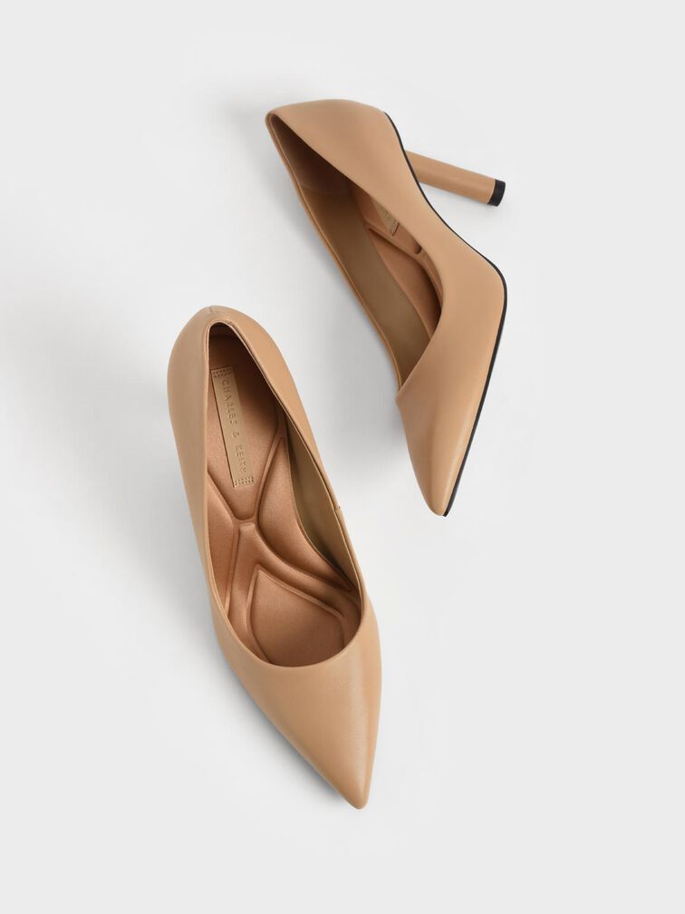 Cylindrical Heel Pumps, Sand, hi-res