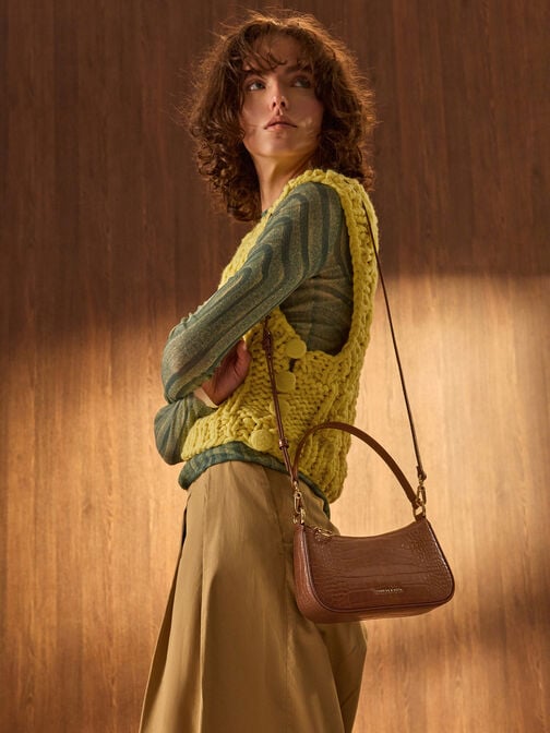 شنطة كتف السبيث بسلسلة, بني داكن بنقشة تمساح, hi-res