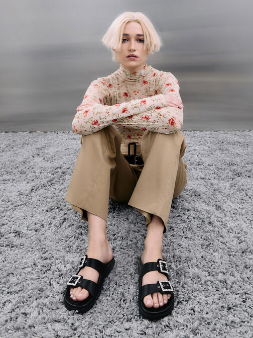 صندل بحزام مزدوج من البوليستر المعاد تدويره مع إبزيم مرصع, أسود خشن, hi-res