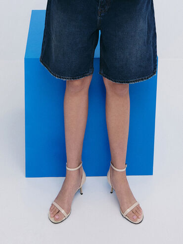 صندل من الجلد اللامع بكعب ستيليتو وحزام حول الكاحل, لون البشرة الطبيعي, hi-res