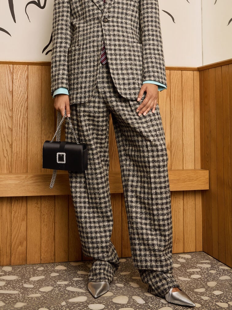 حقيبة ساتان بحزام ومقبض سلسلة وإبزيم كريستالي, أسود كلاسيكي, hi-res