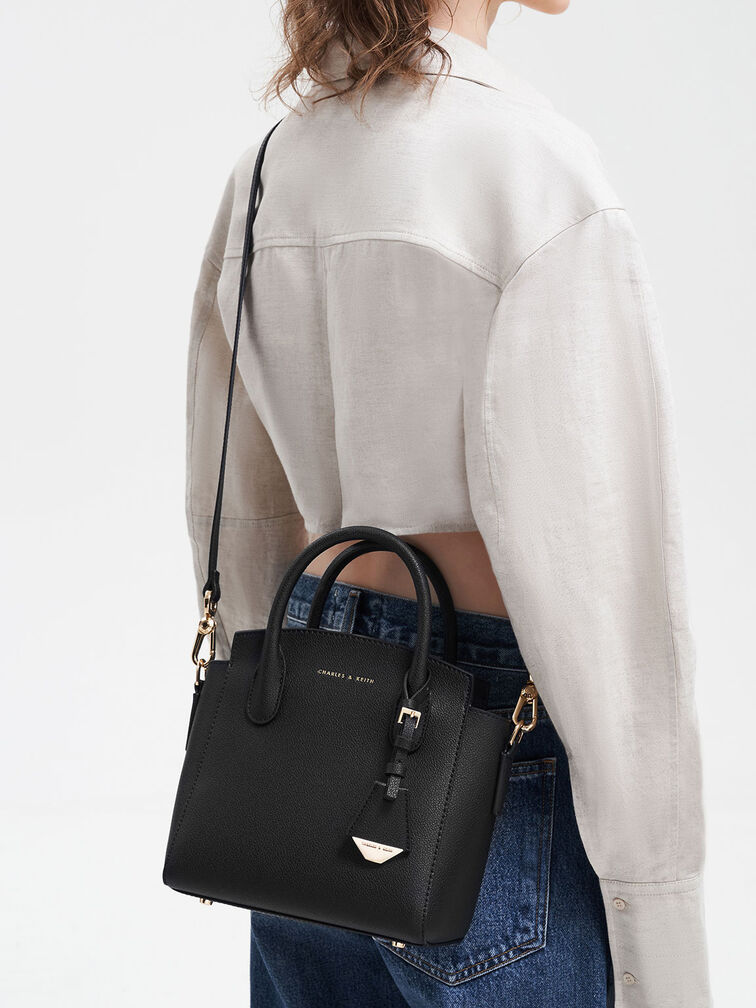 حقيبة هاربر بمقبض علوي وتصميم هندسي, أسود, hi-res