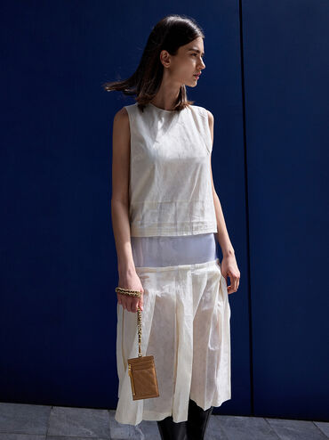 حافظة بطاقات ويستريا بتصميم مبطن ومظهر معدني مزين بشريط مضفر, تان, hi-res