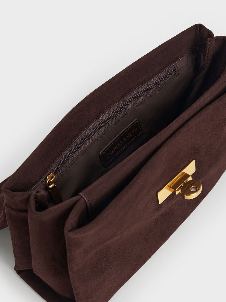 شنطة كروس كيري من جلد شامواه معاد تدويره بحمالة سلسلة, بني غني كالإسبريسو, hi-res