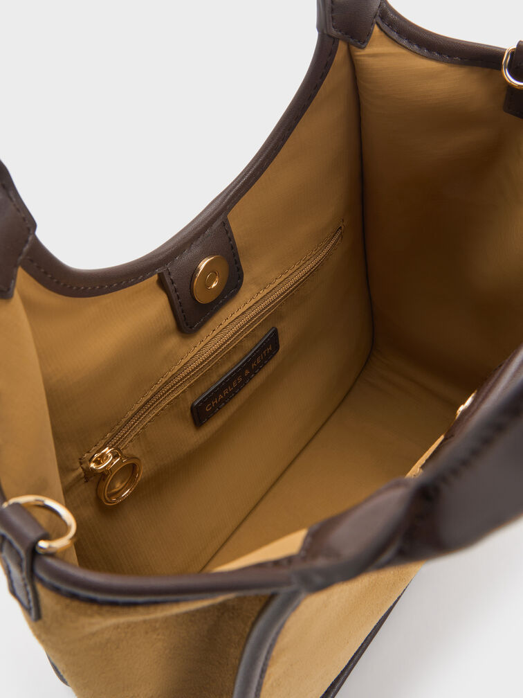 شنطة توت صغيرة سيانا من جلد شامواه معاد تدويره بحواف متباينة, رملي ذهبي هاديء, hi-res