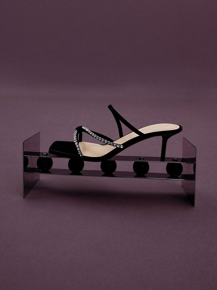 صندل بكعب وأشرطة مزين بحلية من البوليستر المعاد تدويره, أسود خشن, hi-res