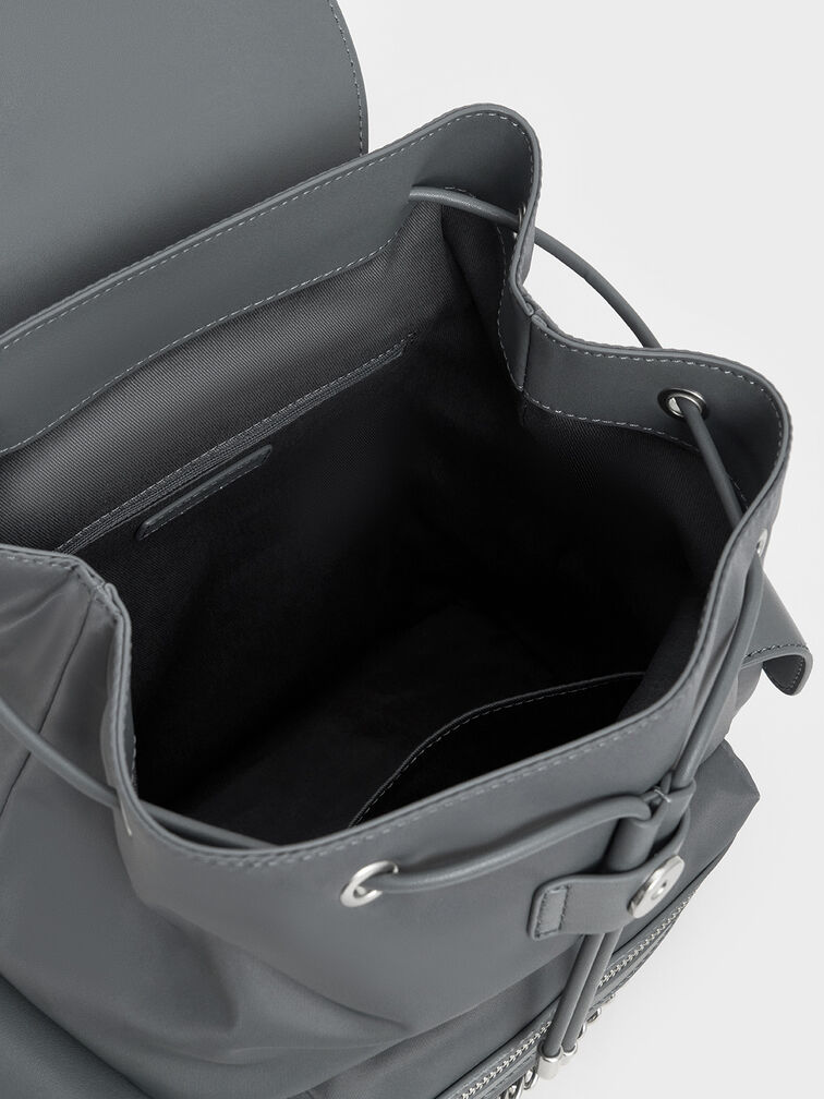 حقيبة ظهر منتفخة من النايلون مزينة بسلسلة معدنية, رمادي, hi-res