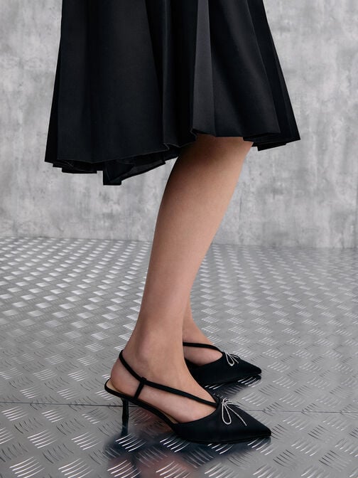 حذاء بامبس سلينجباك من البوليستر المعاد تدويره بكعب صغير وفيونكة كريستالية, أسود خشن, hi-res