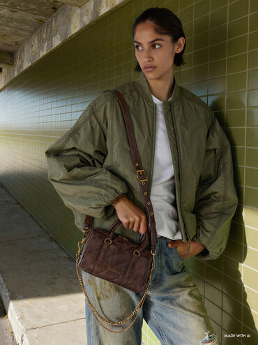 حقيبة بولينغ فيلومينا مزينة بسلسلة معدنية, بني مطفي, hi-res