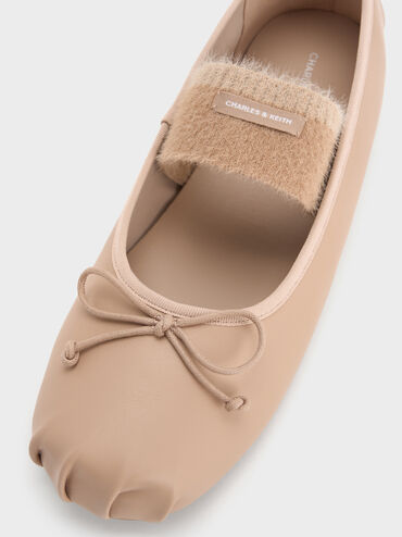 حذاء فلات وينونا بحزام فرو, لون البشرة الطبيعي, hi-res