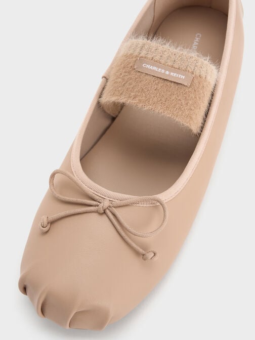 حذاء فلات وينونا بحزام فرو, لون البشرة الطبيعي, hi-res