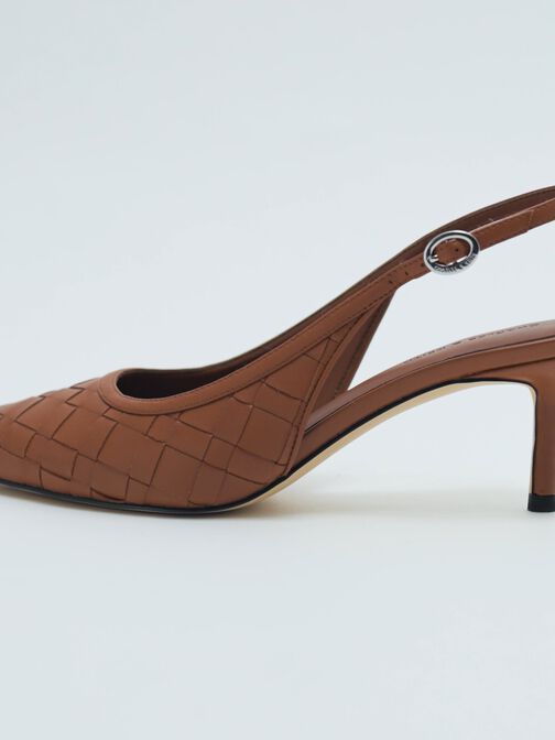 حذاء إيفيت بكعب ونمط منسوج ومقدمة مدببة وتصميم سلينجباك مفتوح الظهر, بنى, hi-res