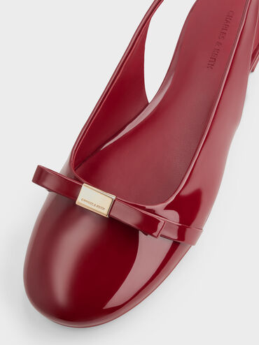 حذاء دوريان فلات بحزام خلفي مزين بفيونكة جلد صناعي لامع, أحمر, hi-res