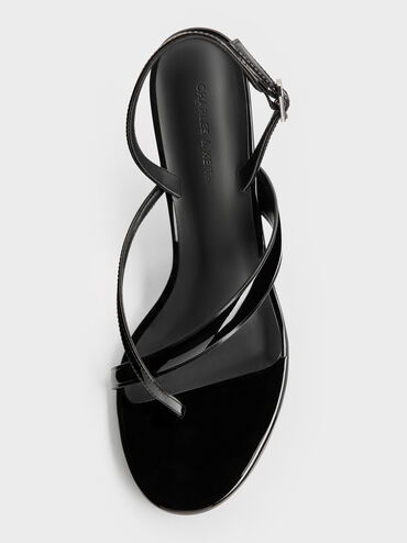 صندل ثونغ لامع مكشوف طراز (ثونغ) وكعب ستيليتو وحزام خلفي, أسود براق, hi-res