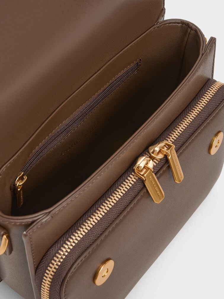 حقيبة أوكتافيا بمقبض علوي وغطاء أمامي أنيق, بني داكن, hi-res