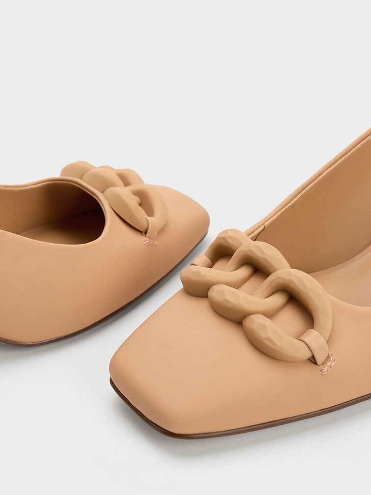 حذاء بامبس سلينجباك كبير بحلية معدنية, جملي, hi-res