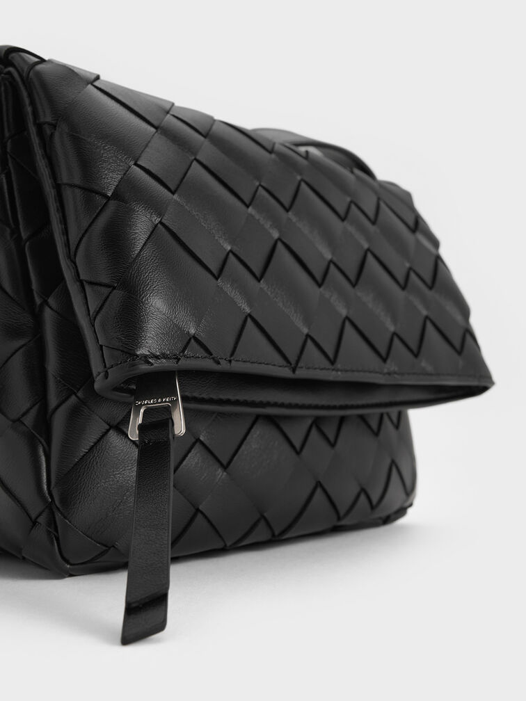 حقيبة كروس بودي إيفيت بتصميم منسوج وغطاء أمامي, أسود كلاسيكي, hi-res