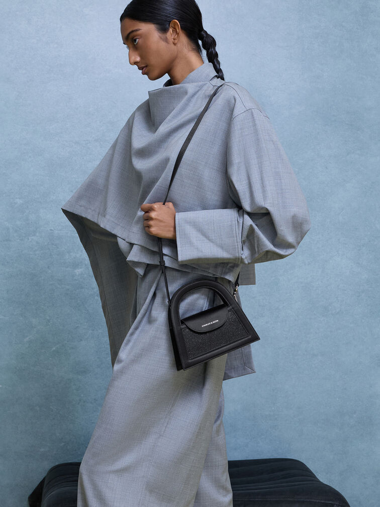 حقيبة إيست بمقبض علوي وتصميم لامع, أسود كلاسيكي, hi-res