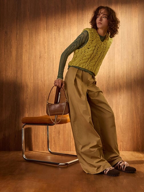 شنطة كتف السبيث بسلسلة, بني داكن بنقشة تمساح, hi-res