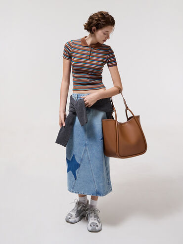 شنطة  توت لولا الواسعة بتصميم تيوب, شوكولاتي, hi-res