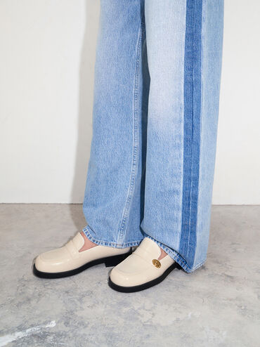 حذاء لوفرز هيتي بإبزيم معدني وحزام, أبيض طباشيري, hi-res