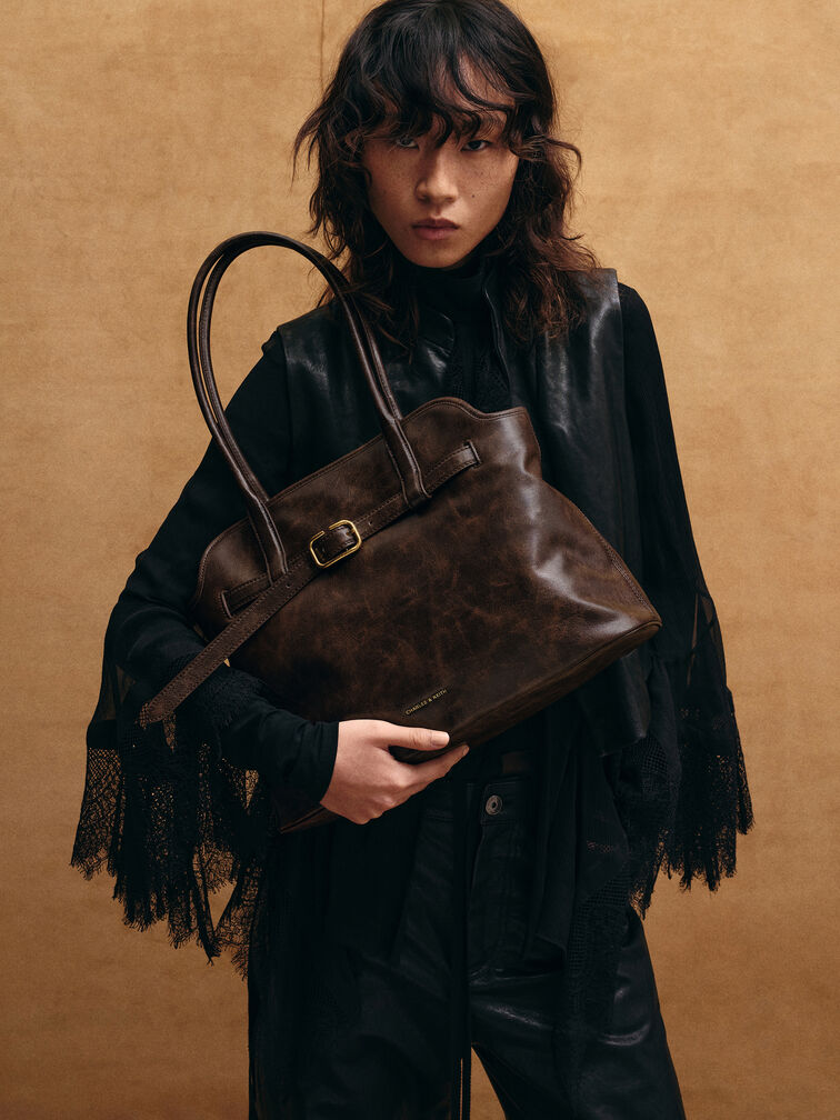 شنطة توت فيكتوريا مزينة بحزام, بني مطفي, hi-res