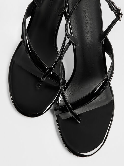 صندل ثونغ لامع مكشوف طراز (ثونغ) وكعب ستيليتو وحزام خلفي, أسود براق, hi-res