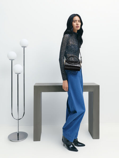 حقيبة كايلا بمقبض علوي وغطاء أمامي أنيق بتصميم على شكل جلد التمساح, أسود كروكو, hi-res