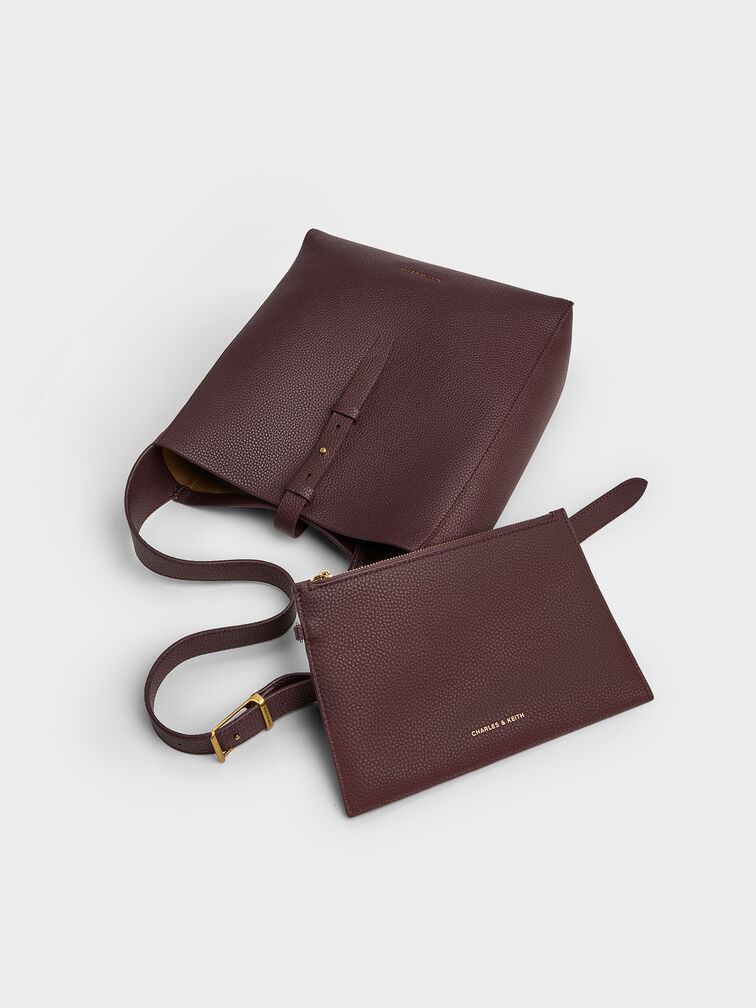 شنطة هوبو بريل بجلد معاد تدويره وحزام, أحمر توتي فاخر, hi-res