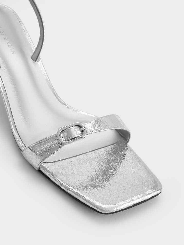 حذاء كعب كيتن مفتوح من الخلف بملمس معدني مجعّد مع إبزيم, فضي, hi-res