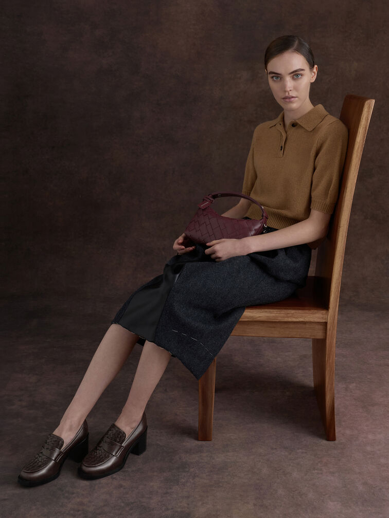 حذاء لوفر بكعب مربع بتفاصيل منسوجة وبإكسسوار معدني, بني داكن, hi-res