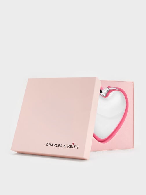 حقيبة كروس بودي بمظهر معدني وتصميم على شكل قلب, فضي, hi-res