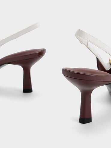 حذاء مفتوح من الخلف بلونين وكعب أنيق وحليات معدنية, ماروني, hi-res