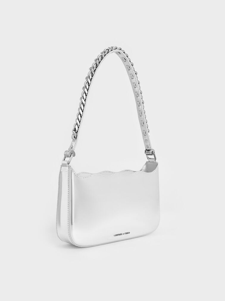 حقيبة كتف بتصميم مموج ومظهر معدني ومقبض مضفر مزين بسلسلة, فضي, hi-res