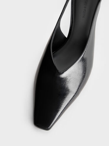 كعب جلد صناعي بحزام خلفي ومقدمة مربعة مدببة, أسود براق, hi-res