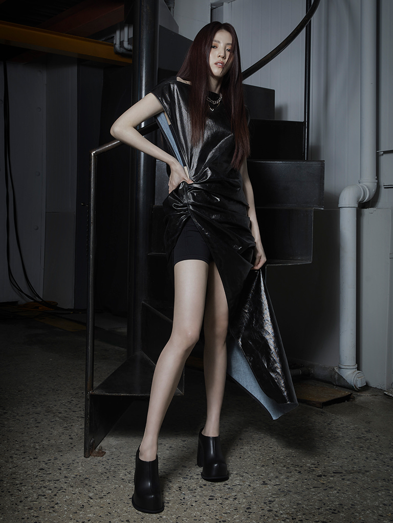 Women’s Pixie platform mules in black, as seen on global brand ambassador Han So Hee - CHARLES & KEITH