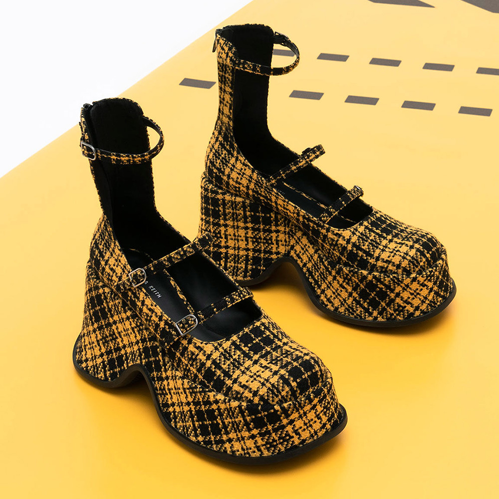 حذاء ماري جين كاروهات بتصميم كارلايل وكعب بلاتفورم – تشارلز & كيث​ SA