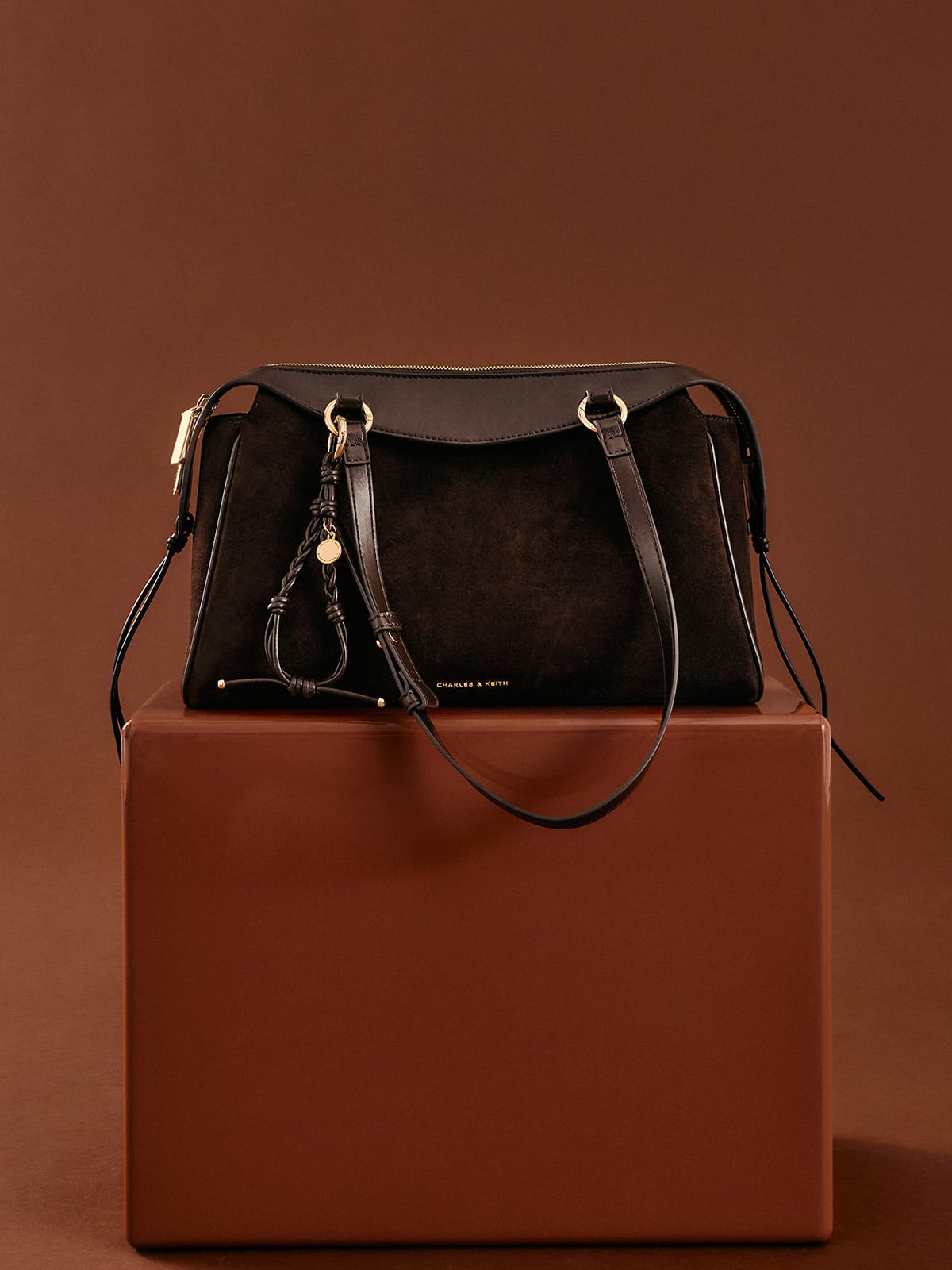 Noir Bessie Side-Pocket Hobo Bag - CHARLES & KEITH